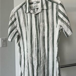 GAP Men's Casual Green and White Striped Shirt